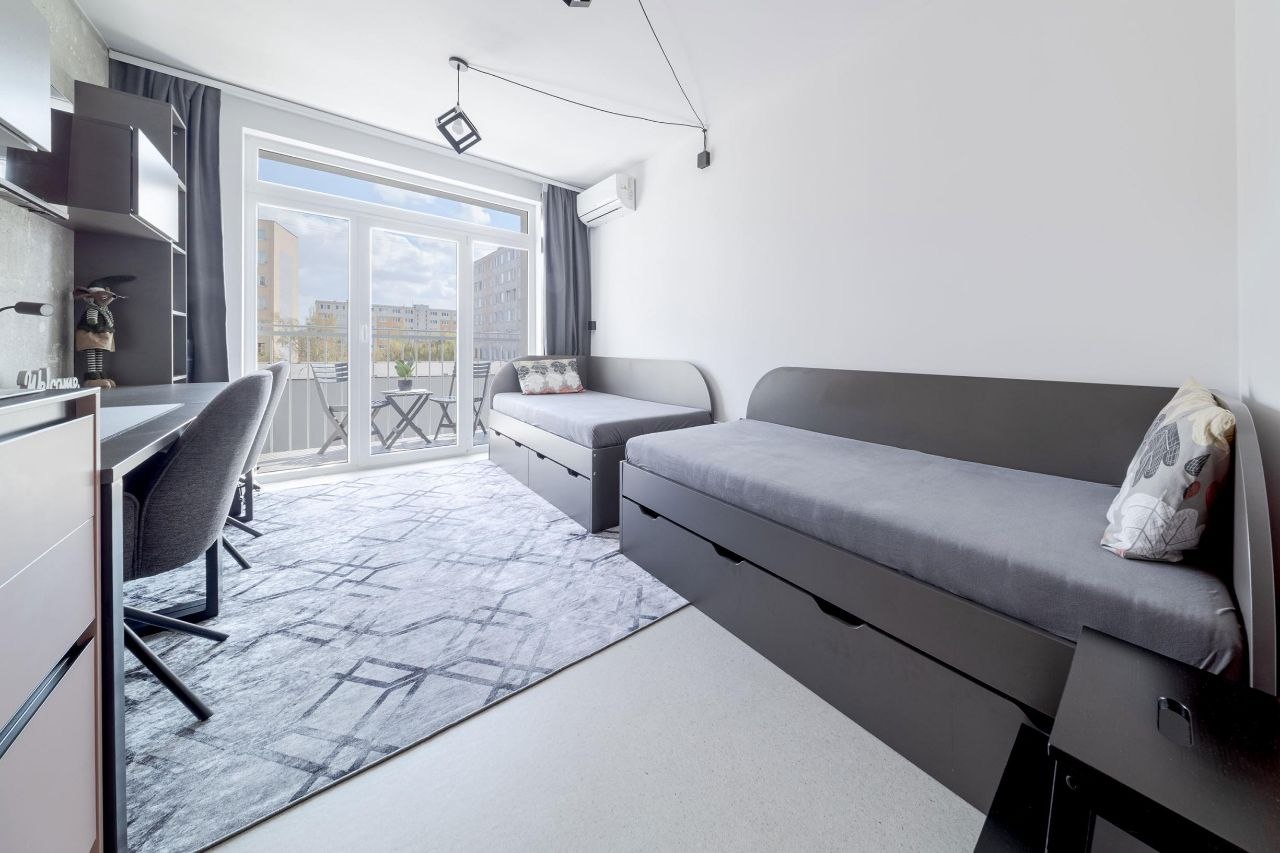 POPIS NEHNUTEĽNOSTI Exkluzívne vám ponúkame na prenájom modernú garsónku v novom industriálnom bytovom dome