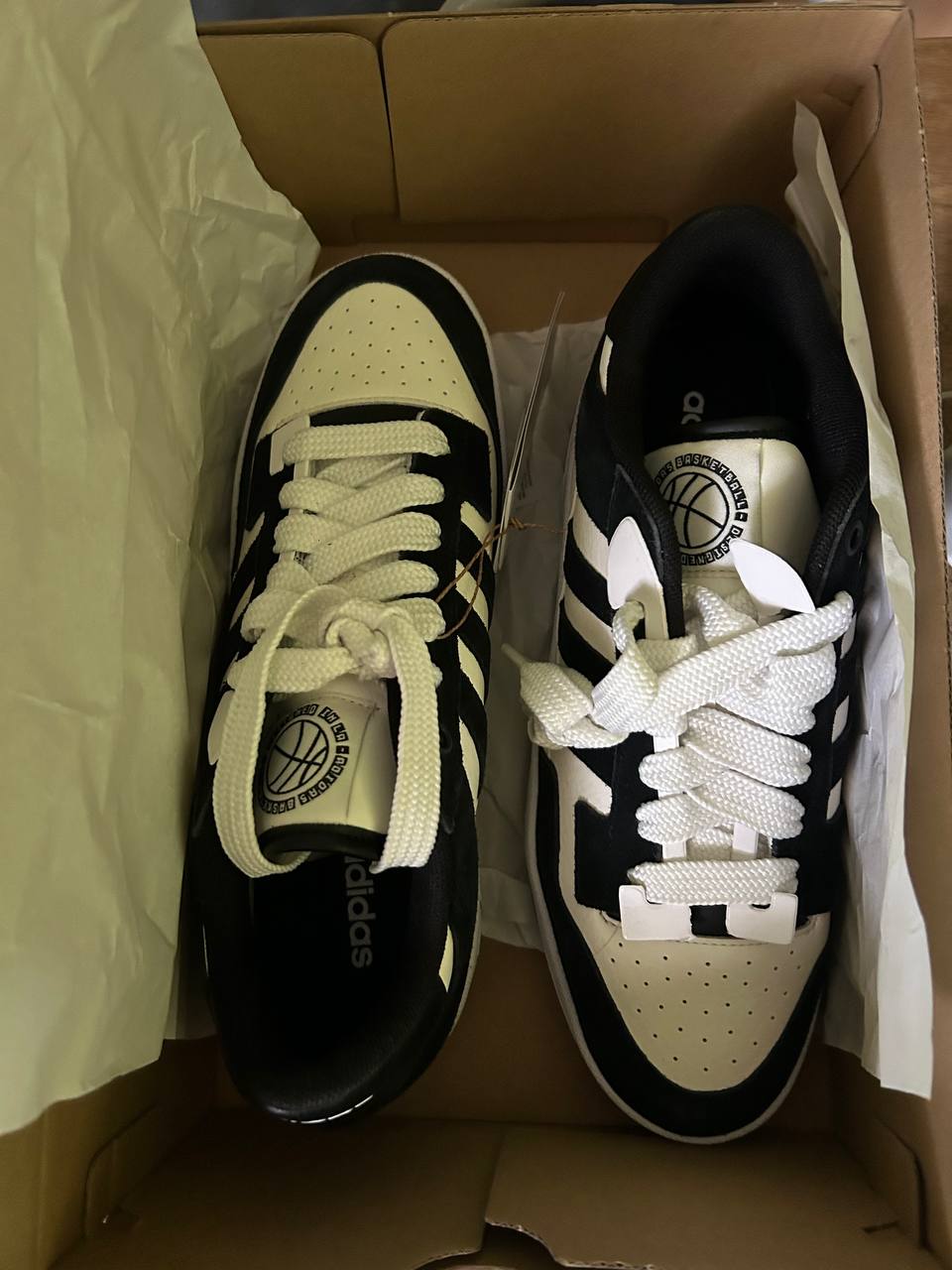 продам нові кросівки адід — Кошици, 60€