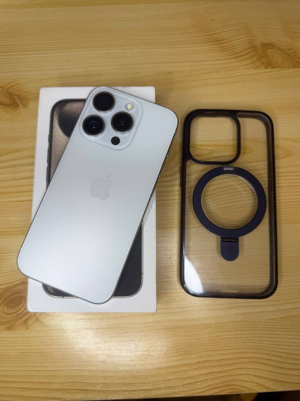 продам iphone 15 pro 128 — Прешов, 549€