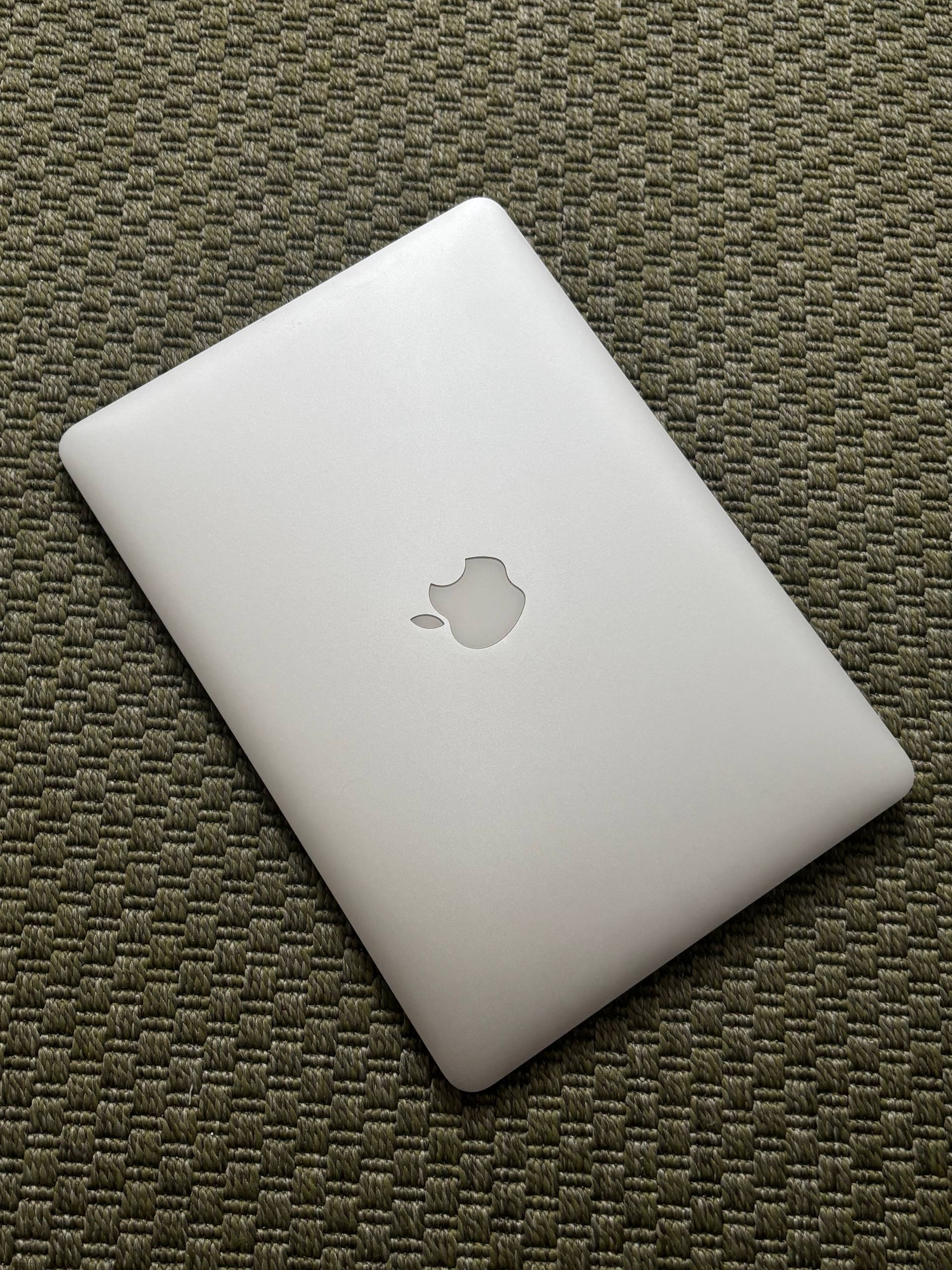 продам macbook air 2017 в — Кошици