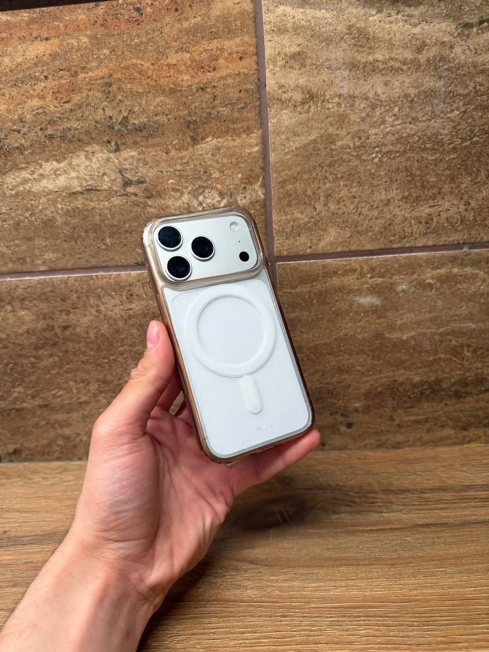 продам iphone 17 pro 256 — Прешов, 1149€