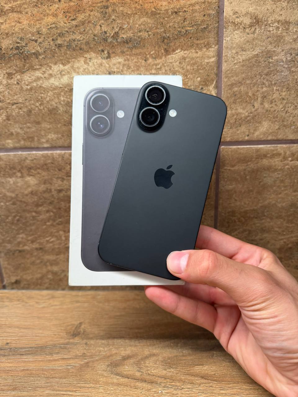 продам iphone 16 256 гб т — Прешов, 900€