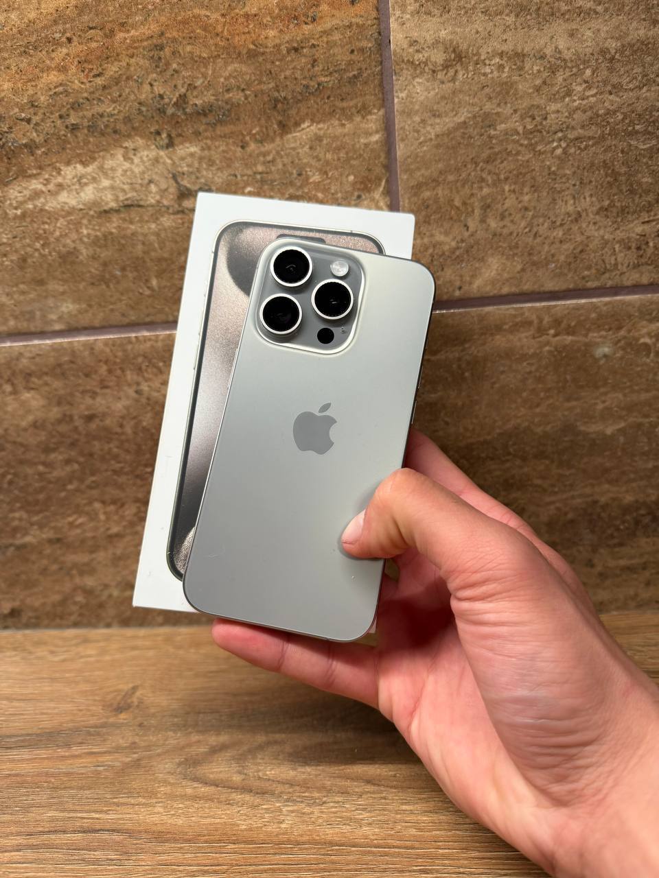 продаю iphone 15 pro, 128 — Прешов, 599€