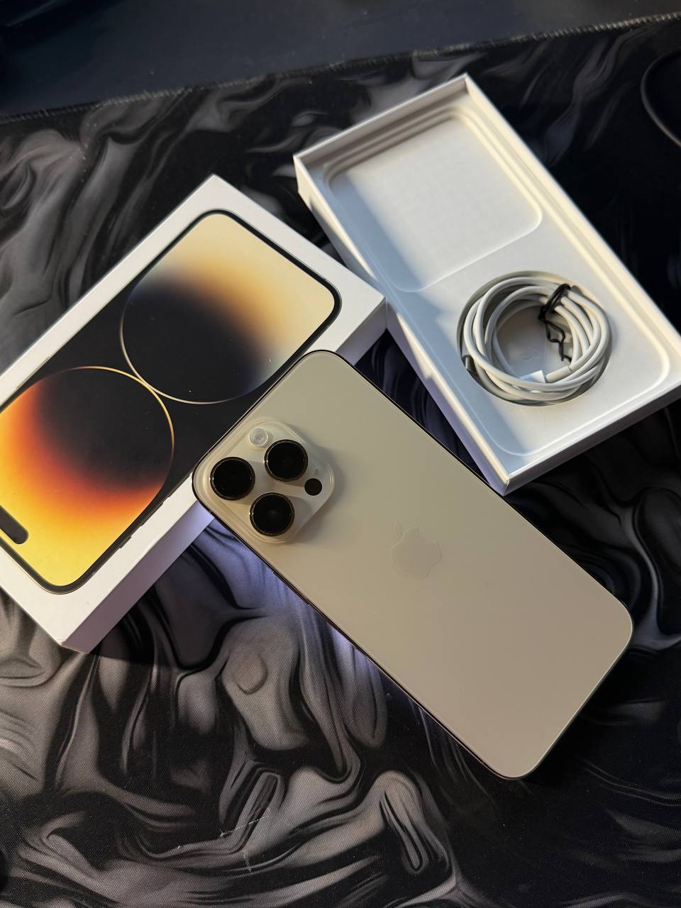 продам 14 про макс, в иде — Кошици, 500€